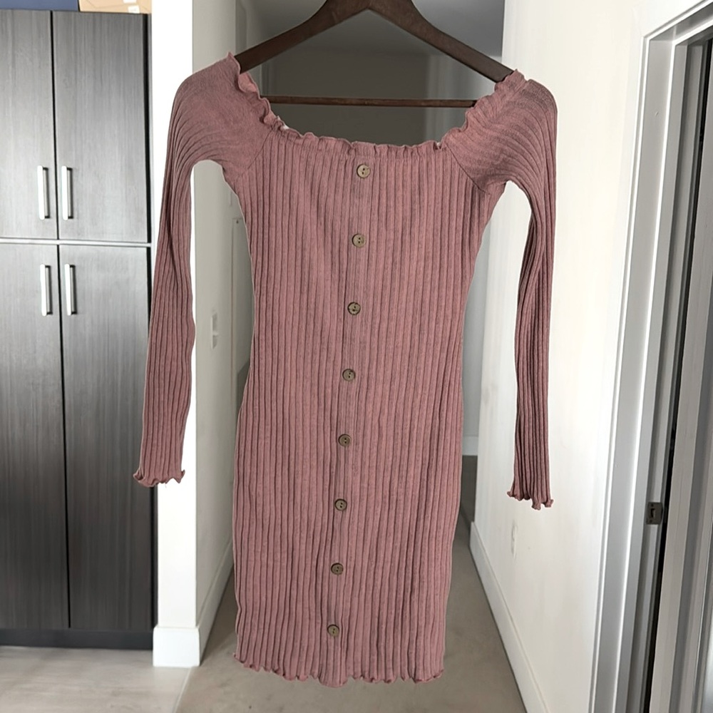 Rose colored long sleeve dress, off the shoulder